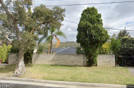 Narraweena - Large Double Lock Up Garage In A Quiet Location 