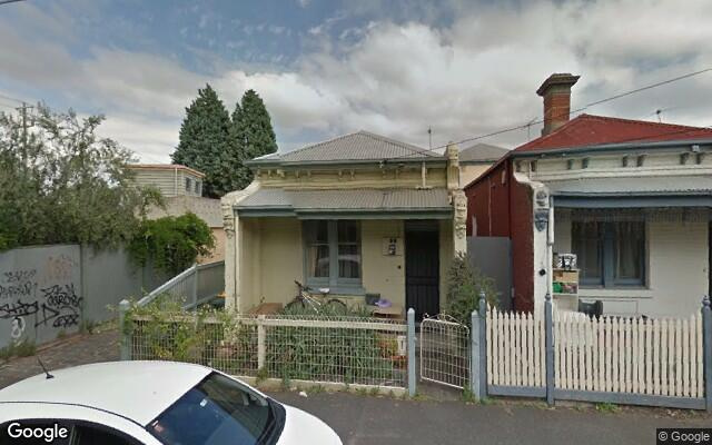 A good size garage space convenient to the city. Close to Clifton Hill station and Eastern Freeway.