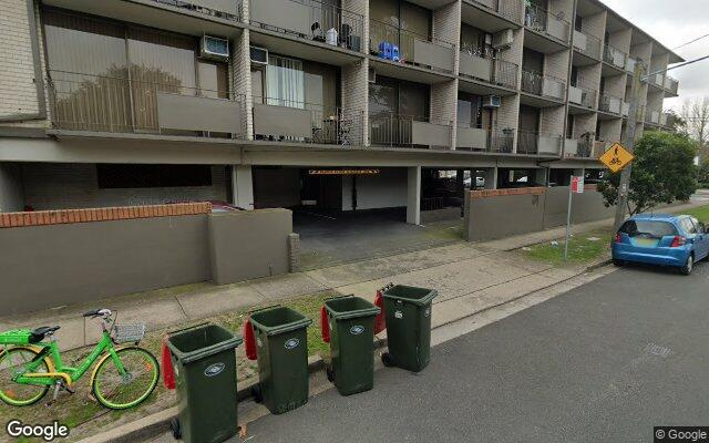 Private car space seconds to Centennial Park
