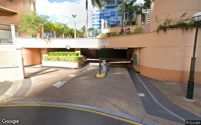 PARKING RIGHT UNDER QUEEN ST - walk up through to Eagle st.