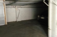 Burleigh Heads-Double Lock Up Garage for Parking