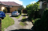 Footscray - Driveway for Car/Van/Ute/SUV Parking near UNI and Station