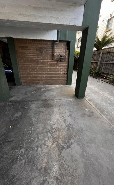 Great outside undercover parking space in Albert park/ Port Melbourne