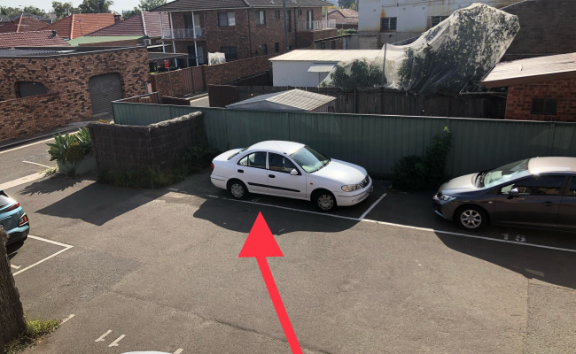 Private parking spot in Rosebery - 6 mins to SYD airport - 24/7 Access