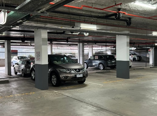 24/7 Underground In Polaris Near La Trobe