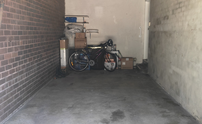 Balwyn - Secure Garage for Storage/Parking near Shopping Centre