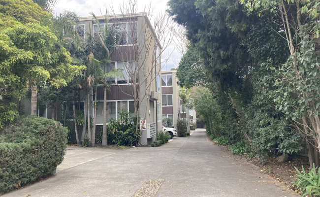 Great parking space in hawthorn