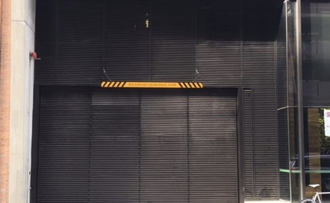 Melbourne - Perfect safe parking spot in CBD