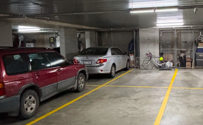 Double Carpark (Tandem) Available