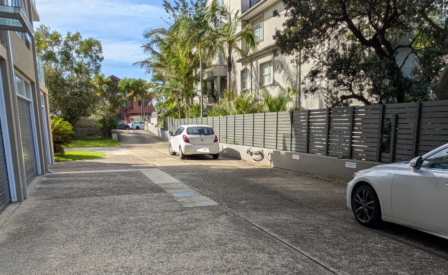 Outdoor parking spot in Manly 15min walk to ferry