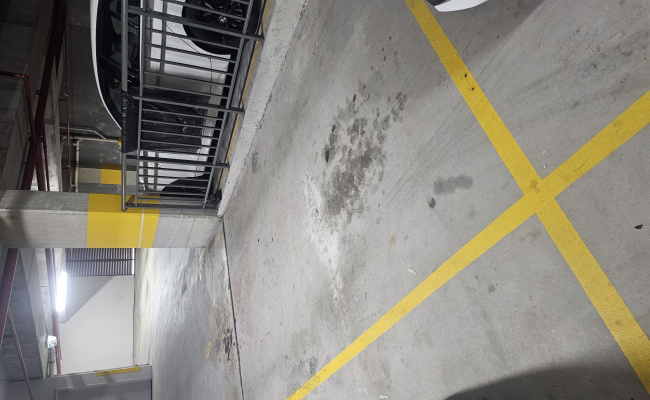 East Perth Secure Car Bay - CCTV cameras and car wash bay