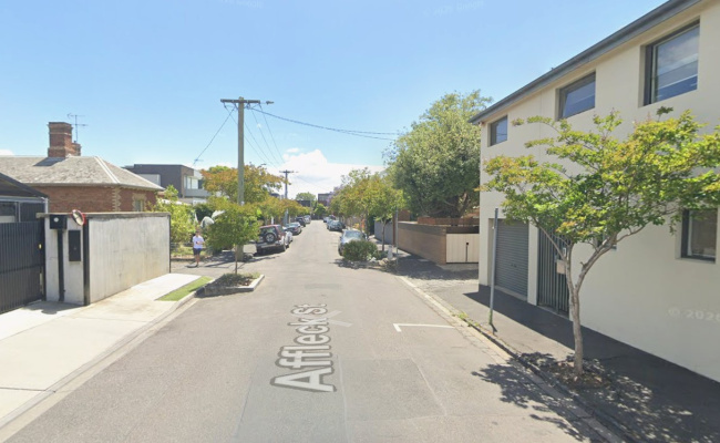 Outdoor Parking South Yarra Walk to The Alfred