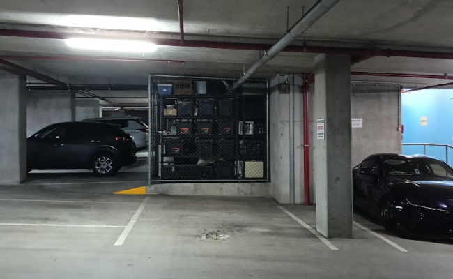 Brisbane City - Secure Undercover Parking - FOR RESIDENTS OF 108 ALBERT ST ONLY