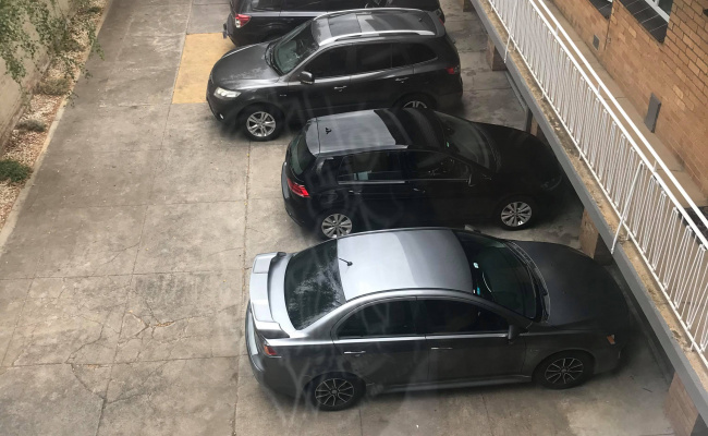 East Melbourne, near Collingwood and CBD - For Small Car only (Hatch)