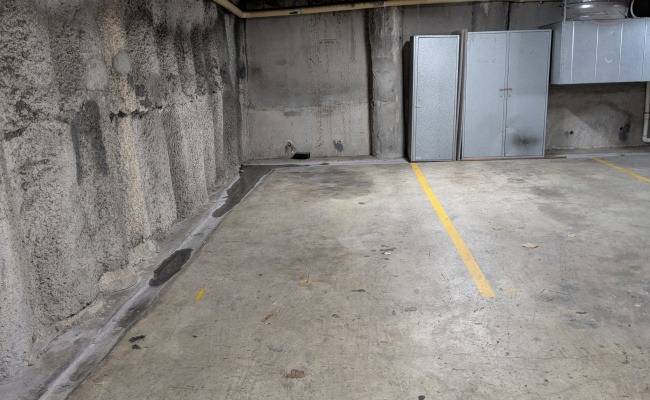 Indoor Parking close to Crows Nest Metro (24/7 access)