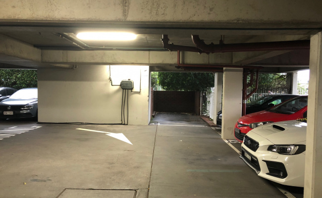 Private car space seconds to Centennial Park