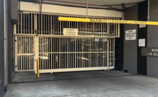 Secure garage in Pyrmont