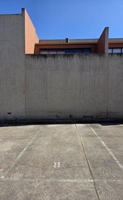 Parking Space in Yarraville 4mins walk to Yarraville Station. 15mins to CBD