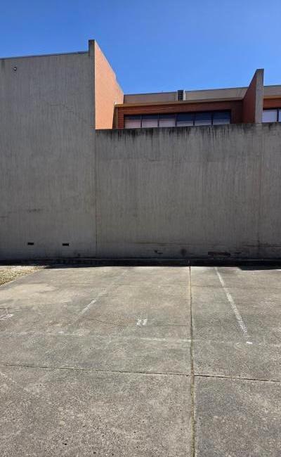 Parking Space in Yarraville 4mins walk to Yarraville Station. 15mins to CBD