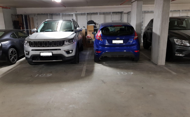 Secure underground carpark DHS/DSS/Services Australia offices walking distance