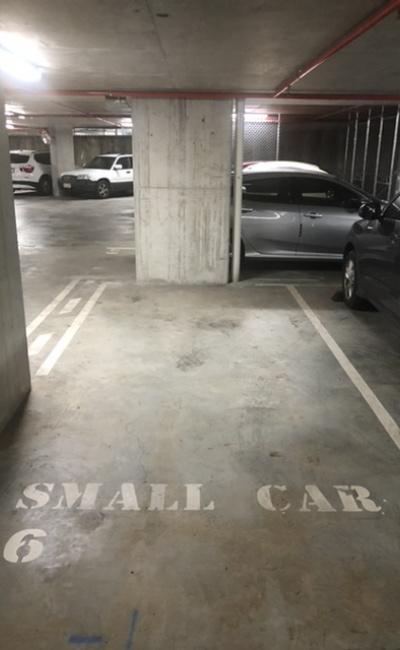 Secure parking space in Fortitude Valley/Newstead