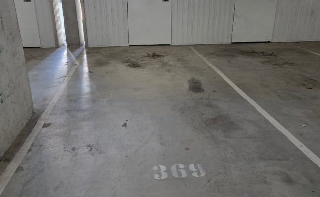 Secure Garage near Gungahlin Marketplace for Rent available.