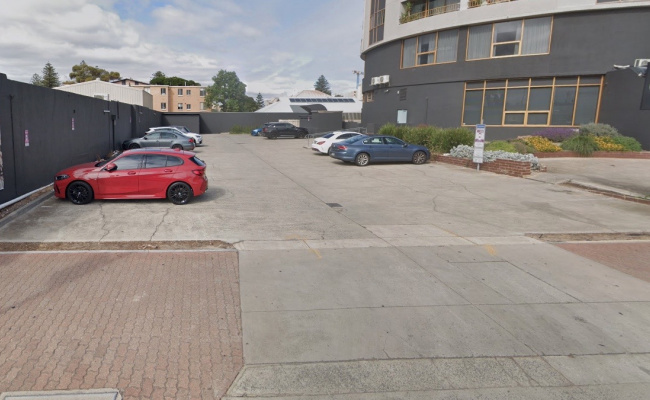 Unreserved Parking on Anzac Highway