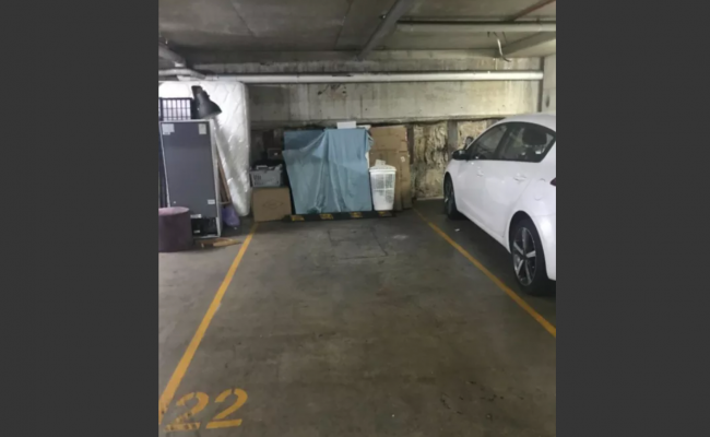 Wolli Creek - Secure Covered Parking close to Train Station