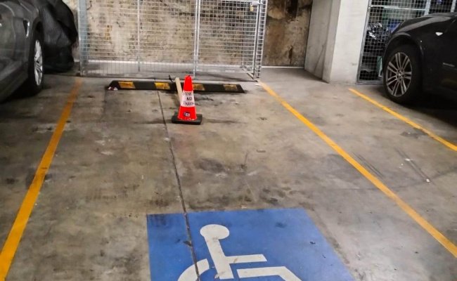 Parking at Wolli Creek -near airport