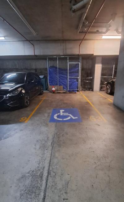 Parking at Wolli Creek -near airport