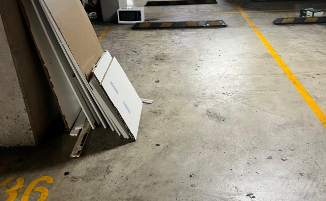 Secured parking spot in underground available in wolli creek