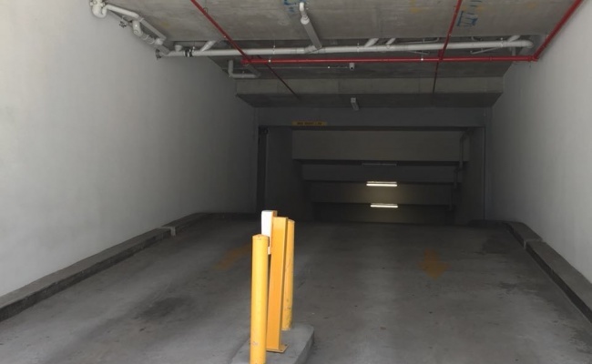 Wolli Creek - Secured Undercover Parking Close to the Airports