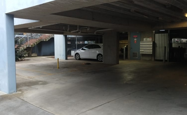 Safe and Reliable Contactless Parking space near Flemington Racecourse