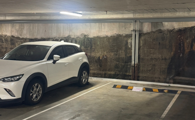 Luxury building Secure Car Space, 2 Min to St Leonards Station, Remote Access