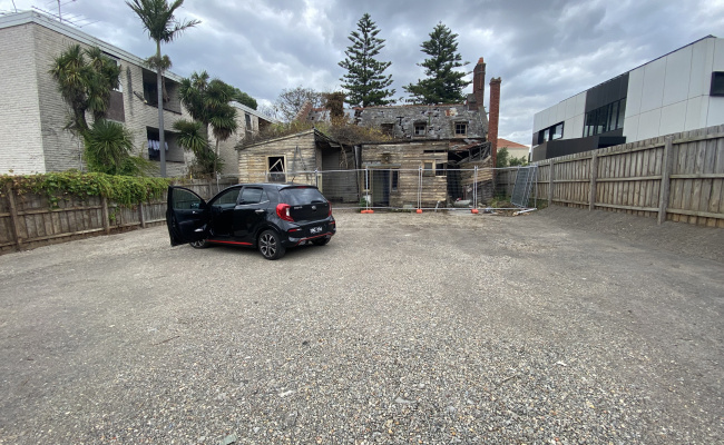 Great parking spaces near Auburn Train station and Auburn Hotel!