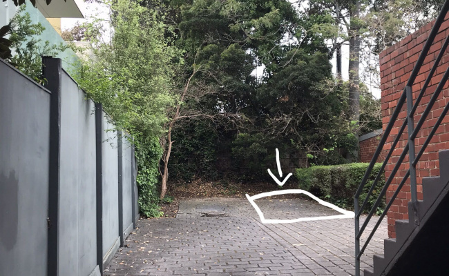 St Kilda East - Easy 24/7 Access Parking just 1 min to Tram