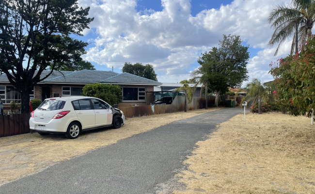 Spacious & secure parking 12km to CBD, 7km to airport