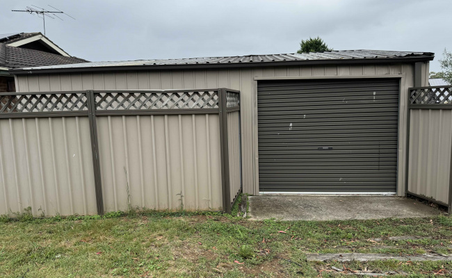 Saint Andrews - Secure Double Size Garage for Parking/Storage