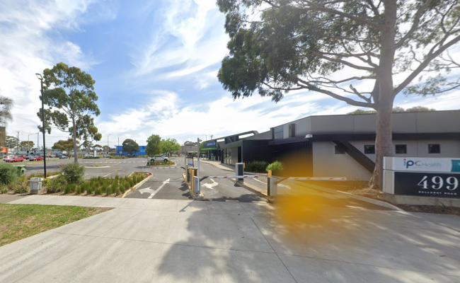 Sunshine - UNRESERVED Parking near VIC UNI