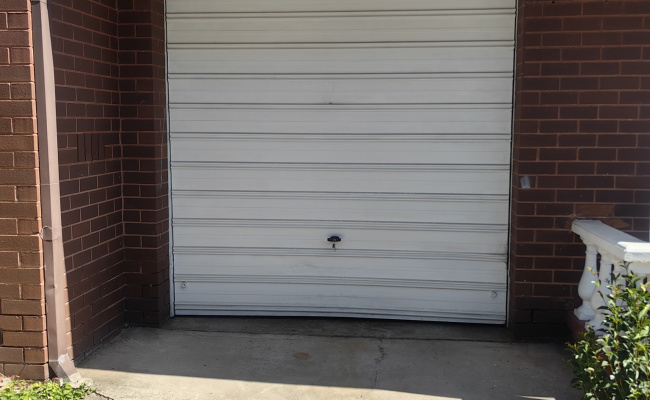 Balwyn - Secure Garage for Storage/Parking near Shopping Centre