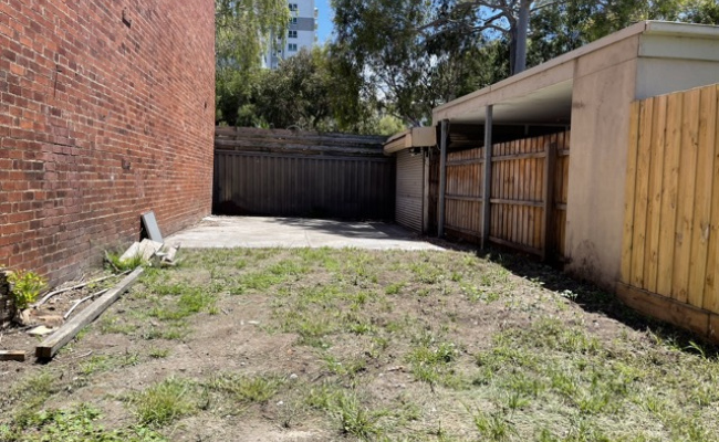 2 Secure Private Parking Spaces near CBD and only metres from Clarendon St South Melb