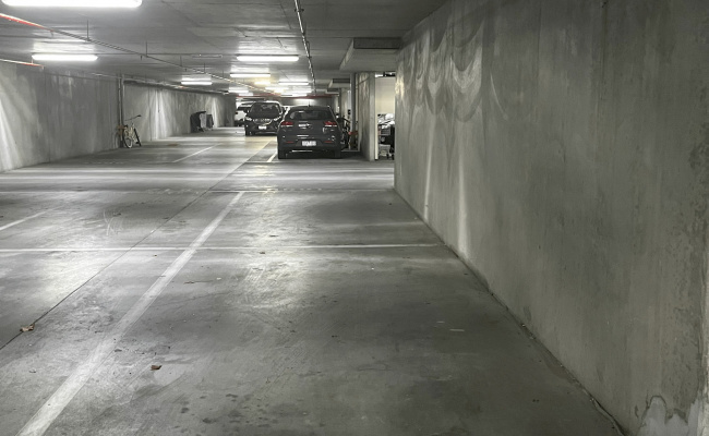 South Melbourne - Secure Convenient Parking near City Easy Access
