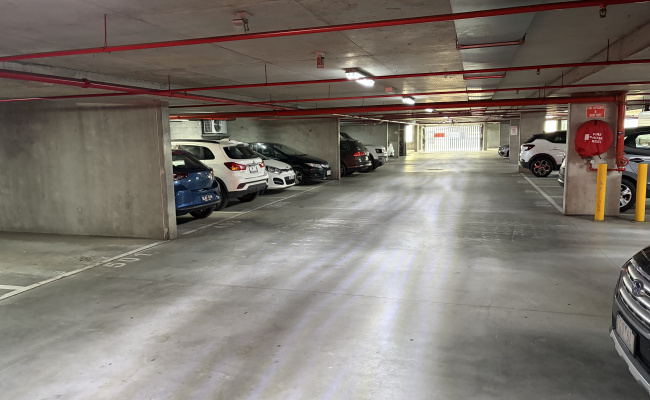 Undercover Parking - Bank St