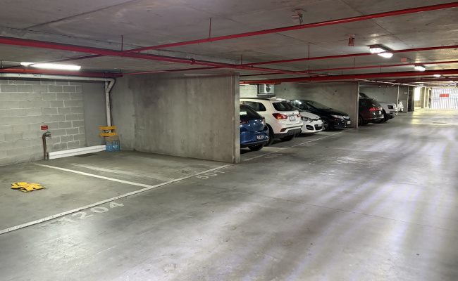 Undercover Parking - Bank St