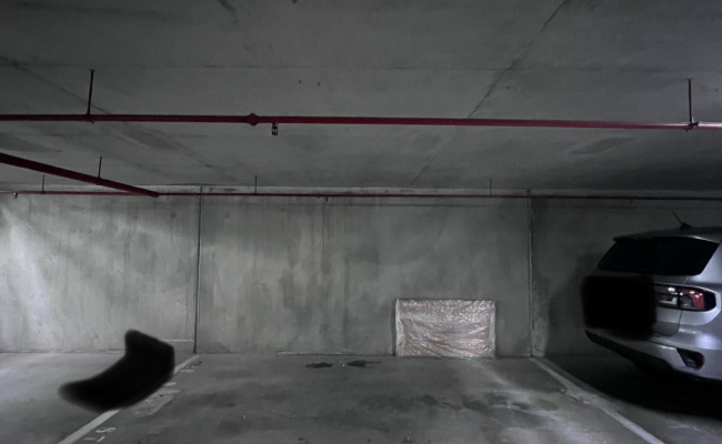 Spacious parking space close to cbd, Southbank, between Kings way and Swanston st.