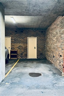 Neutral Bay - Convenient Undercover Parking close to Shops and Buses