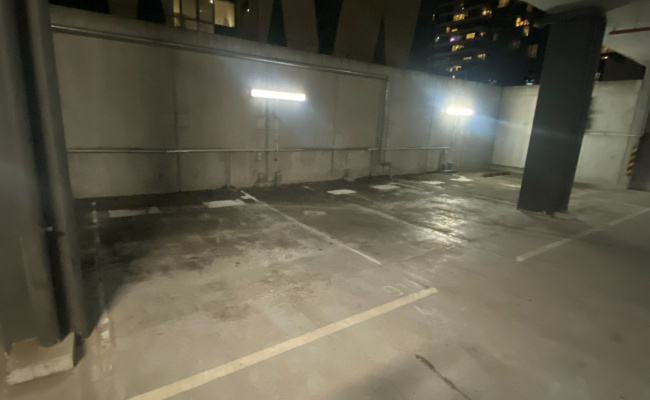 Secure parking space in Batman Street (Ref 91)