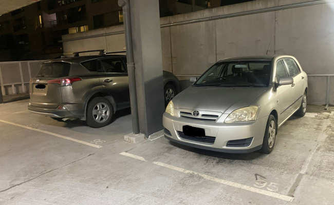 Secure parking space in Batman Street (Ref 95)
