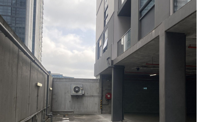 Secure parking space in Batman Street (Ref 95)