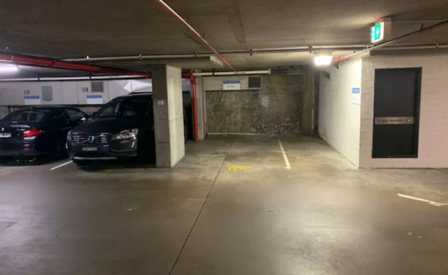 Potts Point - Parking close to Kings Cross Station